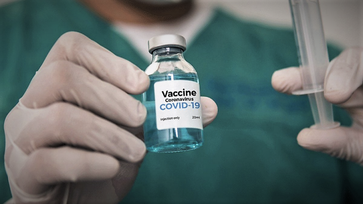 Dr. Fauci’den aşı açıklaması: Covid-19’a karşı geliştirilen aşılar virüsü değil, semptomları engelliyor