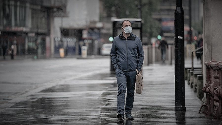 Prof. Dr. Ceyhan’dan maske uyarısı: Yağmurda ıslanan maskeyi kullanmayın